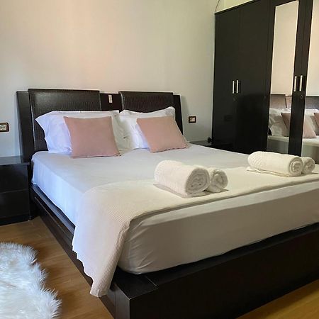 Gjirokastër Bertis Guest House מראה חיצוני תמונה