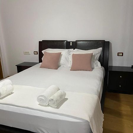 Gjirokastër Bertis Guest House מראה חיצוני תמונה