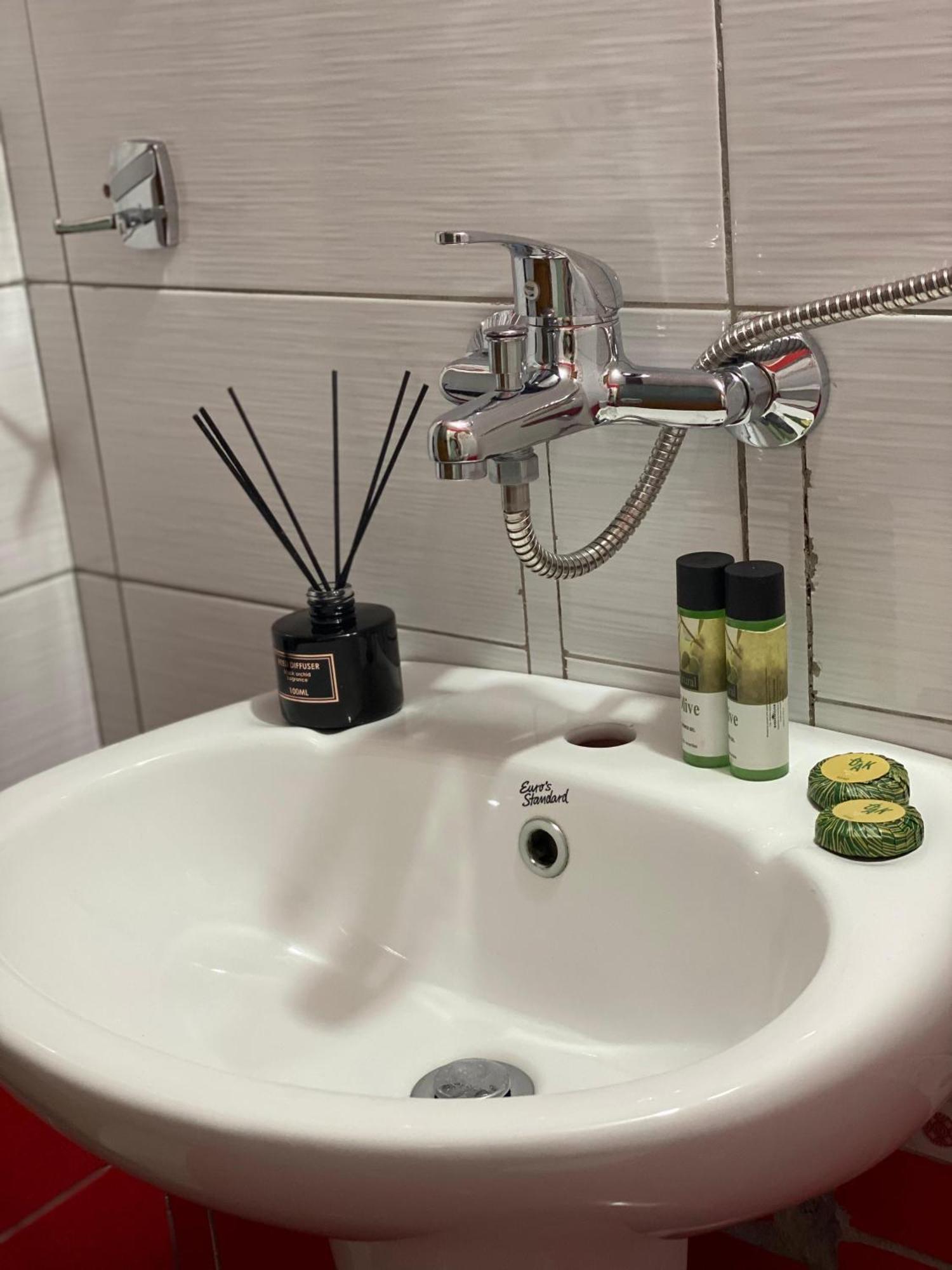 Gjirokastër Bertis Guest House מראה חיצוני תמונה
